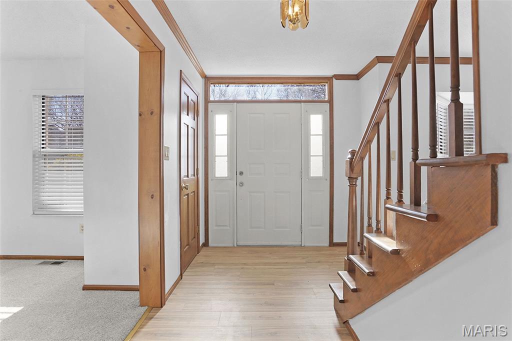 3028 Olde Post Road St. Louis, MO 63129 - Photo 4 of 39