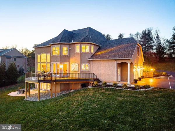 $2,290,000 | 5829 Ridgeview Drive, Doylestown, PA 18902