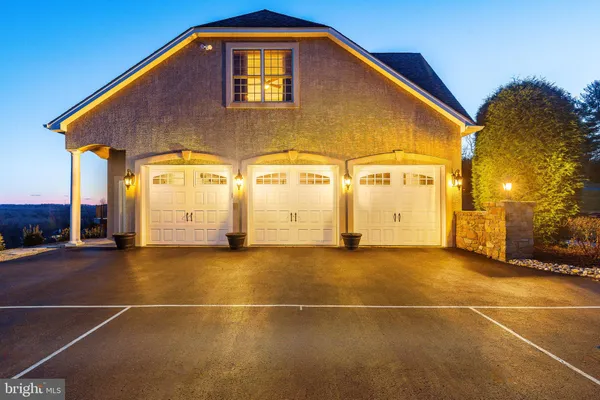 $2,290,000 | 5829 Ridgeview Drive, Doylestown, PA 18902