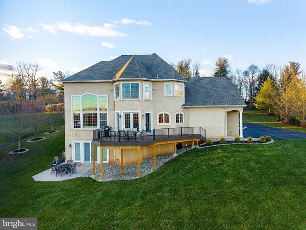 $2,290,000 | 5829 Ridgeview Drive, Doylestown, PA 18902