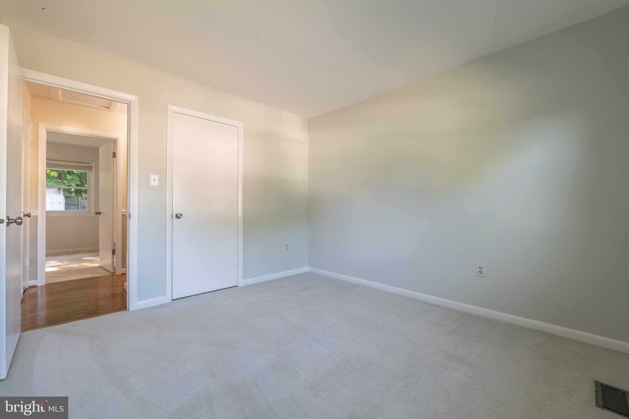 14223 Lindendale Road Woodbridge, VA 22193 - Photo 18 of 37 Gallery Image 18