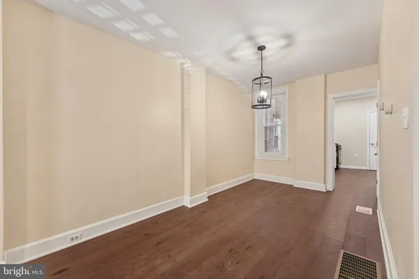 $172,000 | 637 Kohn Street, Norristown, PA 19401