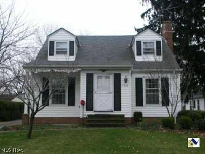 1727 Lyndhurst Road Lyndhurst, OH 44124 - Photo 1 of 1