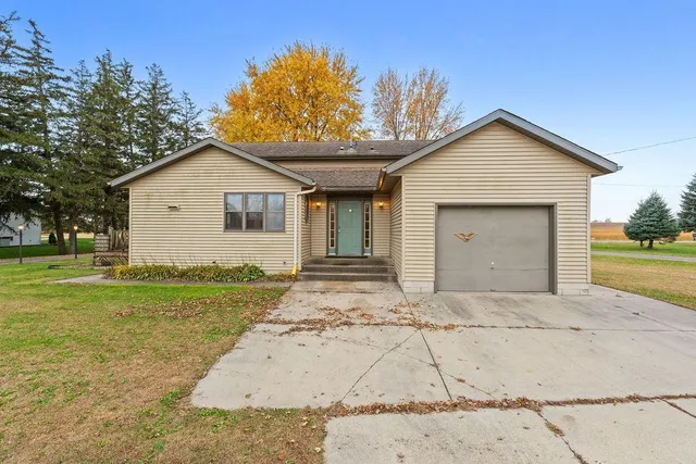 $424,900 | 425 West Franklin Street, Morristown, MN 55052