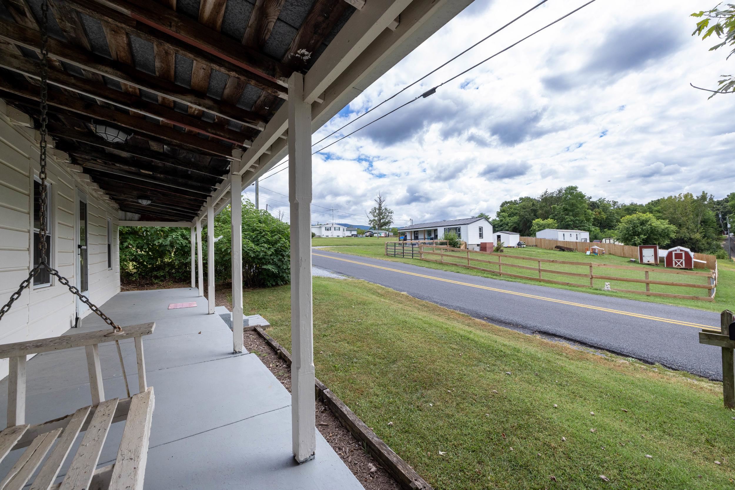 17801 Red Brush Road Elkton, VA 22827 - Photo 25 of 48 a view of a backyard of the house