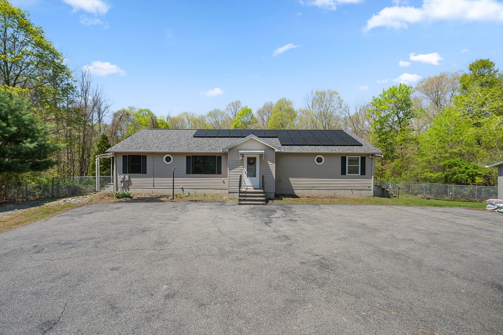 1 Woodmere Road Dudley, MA 01571 - Photo 4 of 37 Gallery Image 4