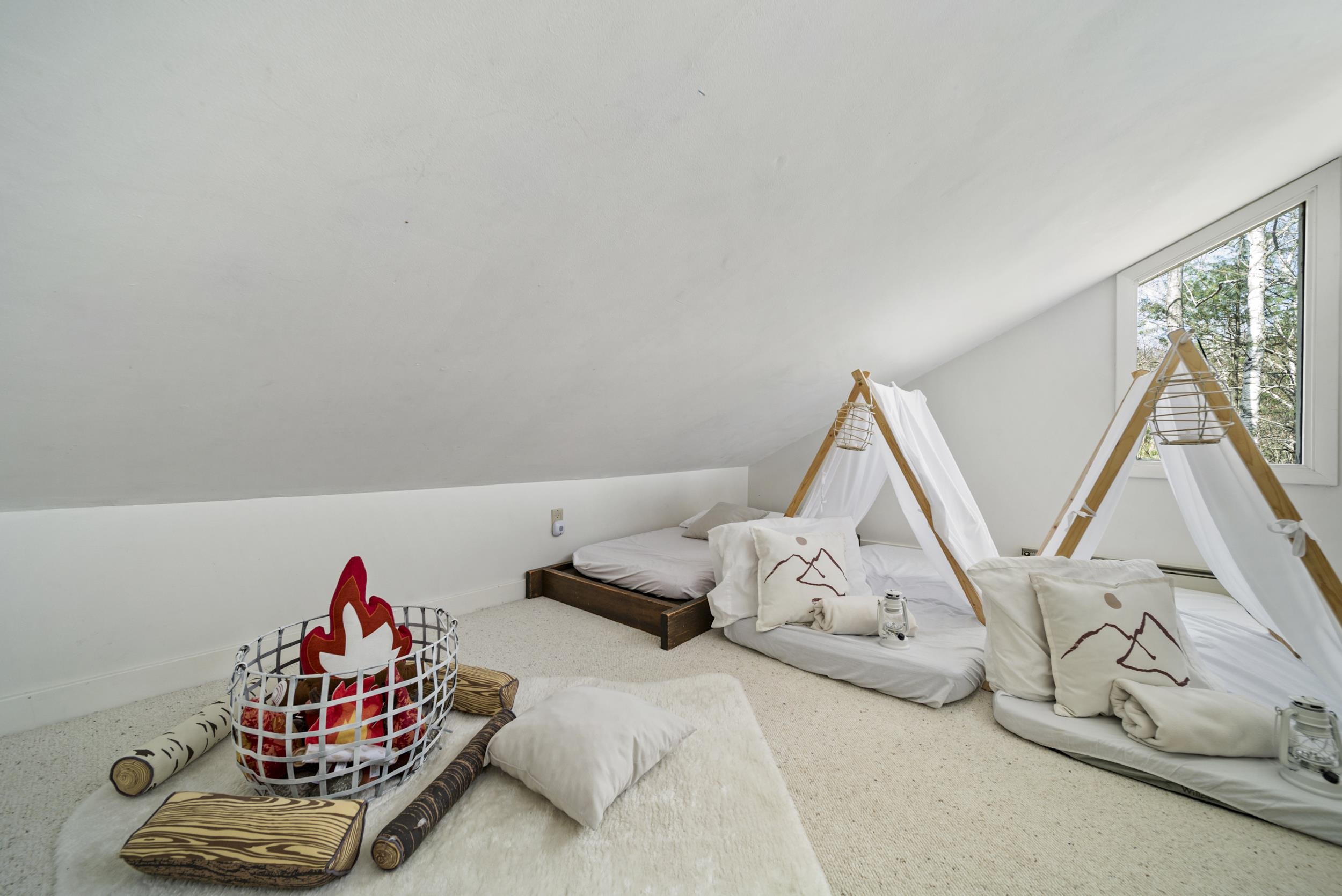 15 Goose Hollow Road Campton, NH 03223 - Photo 20 of 54