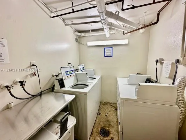 $2,600 | 110 Salamanca Avenue, Unit 206, Coral Gables, FL 33134