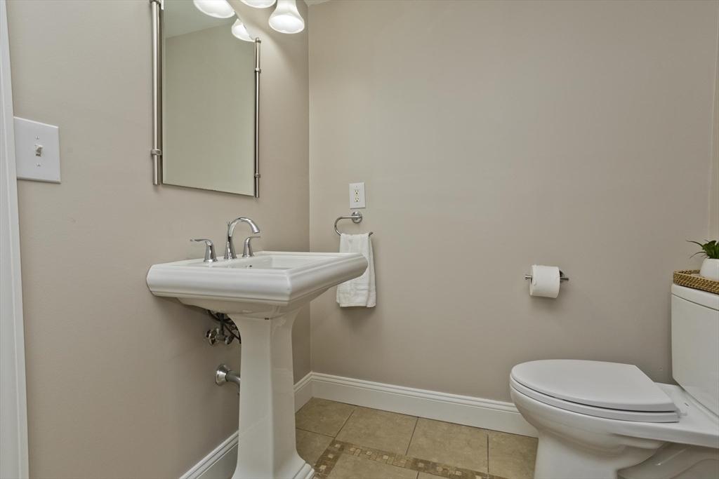 1883 Parker Street Springfield, MA 01128 - Photo 11 of 39 Gallery Image 11