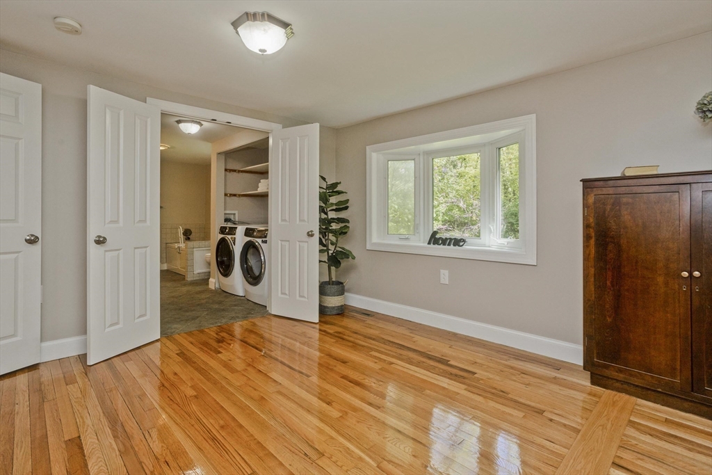 1883 Parker Street Springfield, MA 01128 - Photo 17 of 39 Gallery Image 17