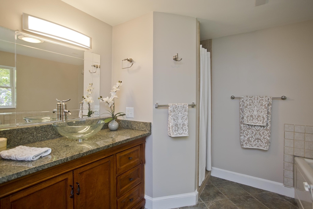 1883 Parker Street Springfield, MA 01128 - Photo 18 of 39 Gallery Image 18
