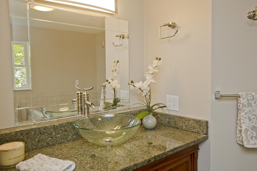 1883 Parker Street Springfield, MA 01128 - Photo 19 of 39 Gallery Image 19