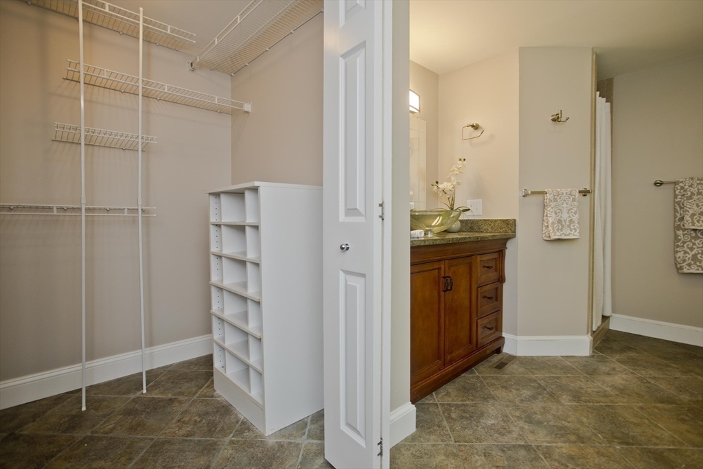 1883 Parker Street Springfield, MA 01128 - Photo 21 of 39 Gallery Image 21
