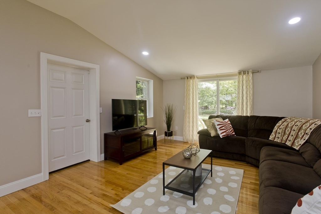 1883 Parker Street Springfield, MA 01128 - Photo 4 of 39 Gallery Image 4