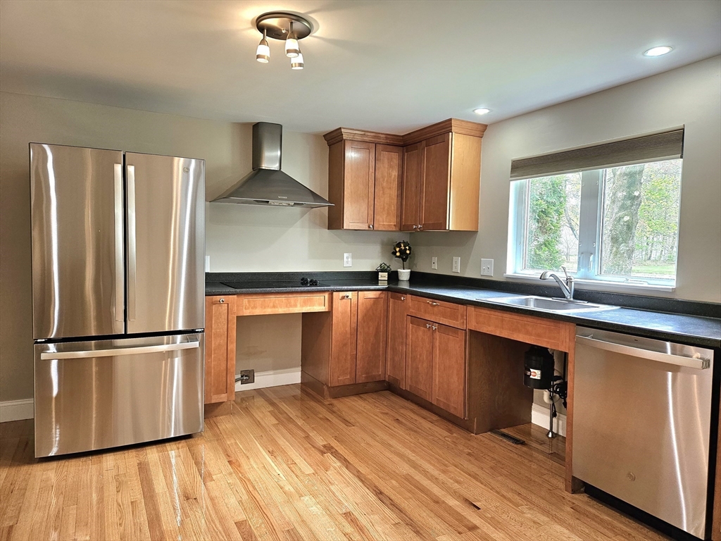 1883 Parker Street Springfield, MA 01128 - Photo 7 of 39 Gallery Image 7