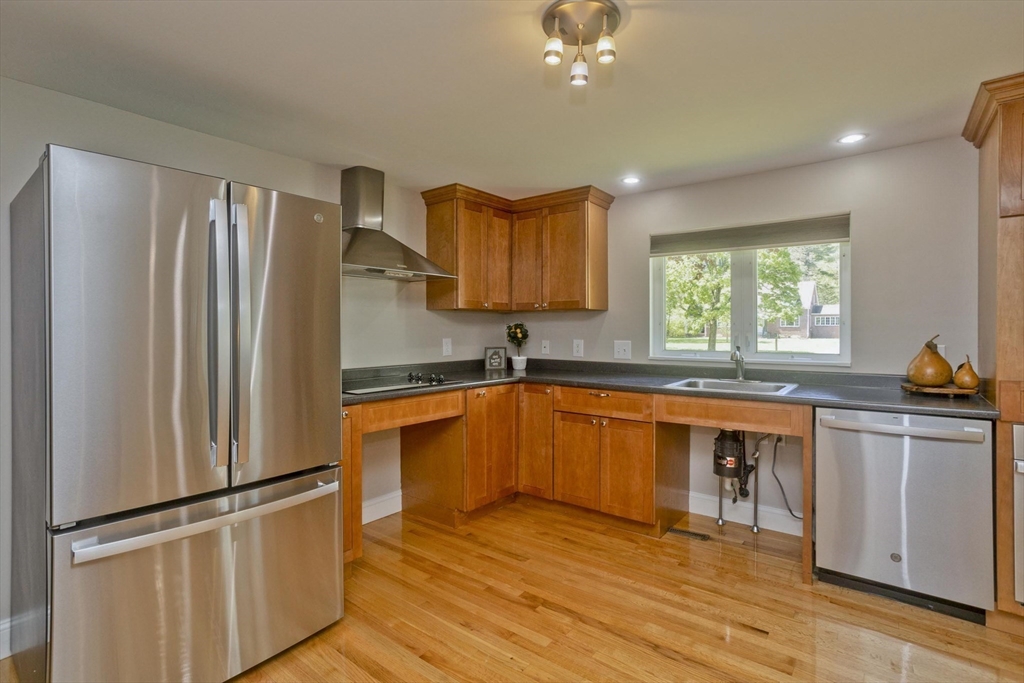 1883 Parker Street Springfield, MA 01128 - Photo 8 of 39 Gallery Image 8