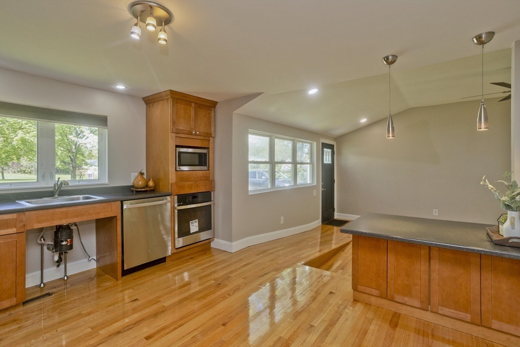 1883 Parker Street Springfield, MA 01128 - Photo 9 of 39 Gallery Image 9