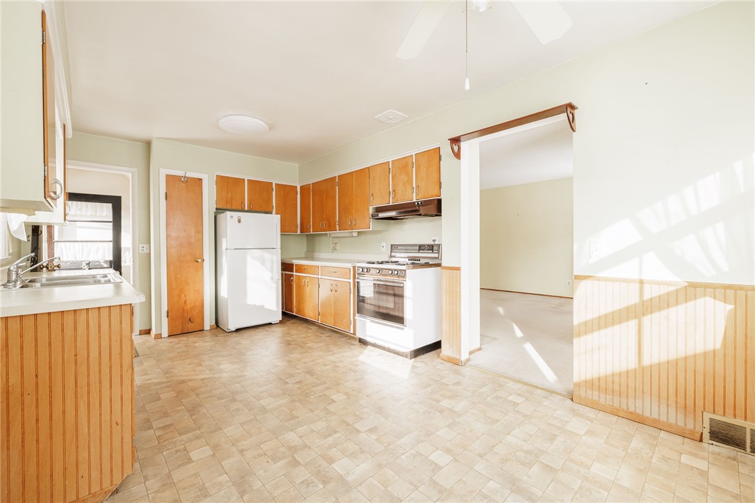 286 Filon Avenue Irondequoit, NY 14622 - Photo 11 of 26