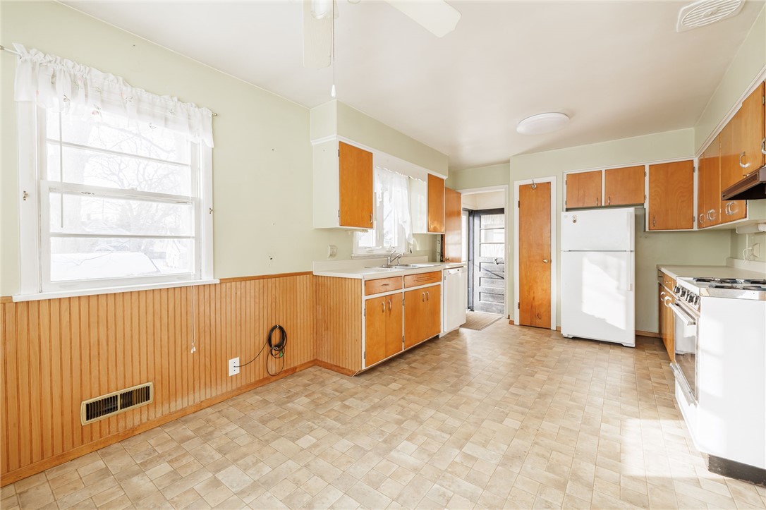 286 Filon Avenue Irondequoit, NY 14622 - Photo 10 of 26