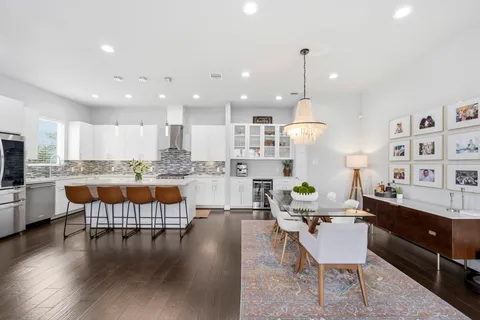 $430,000 | 3303 Baron Street, Houston, TX 77020