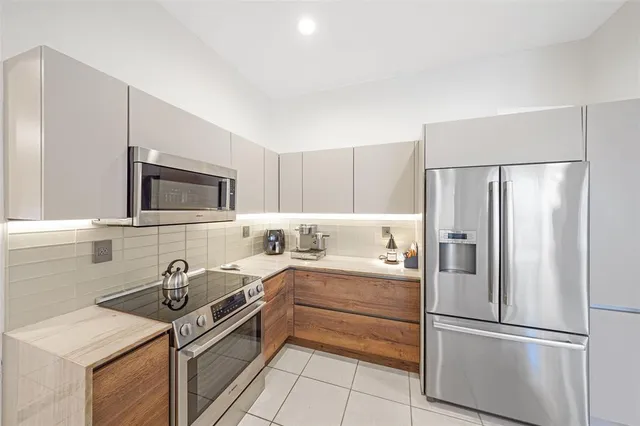 $799,000 | 16778 Northwest 8th Street, Pembroke Pines, FL 33028