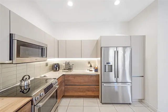 $799,000 | 16778 Northwest 8th Street, Pembroke Pines, FL 33028