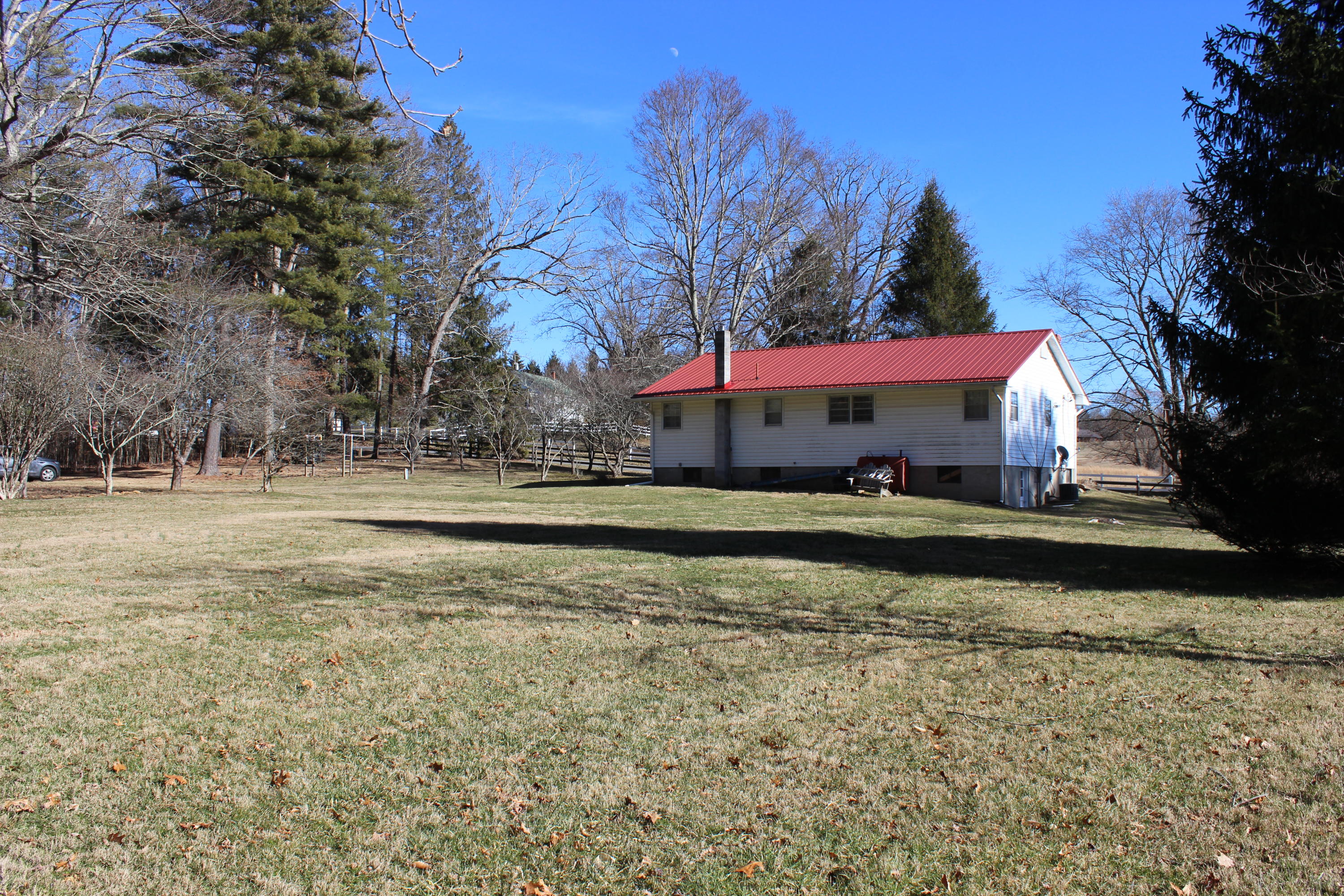 219 Brush Road Lewisburg, WV 24901 - Photo 4 of 30 Gallery Image 4