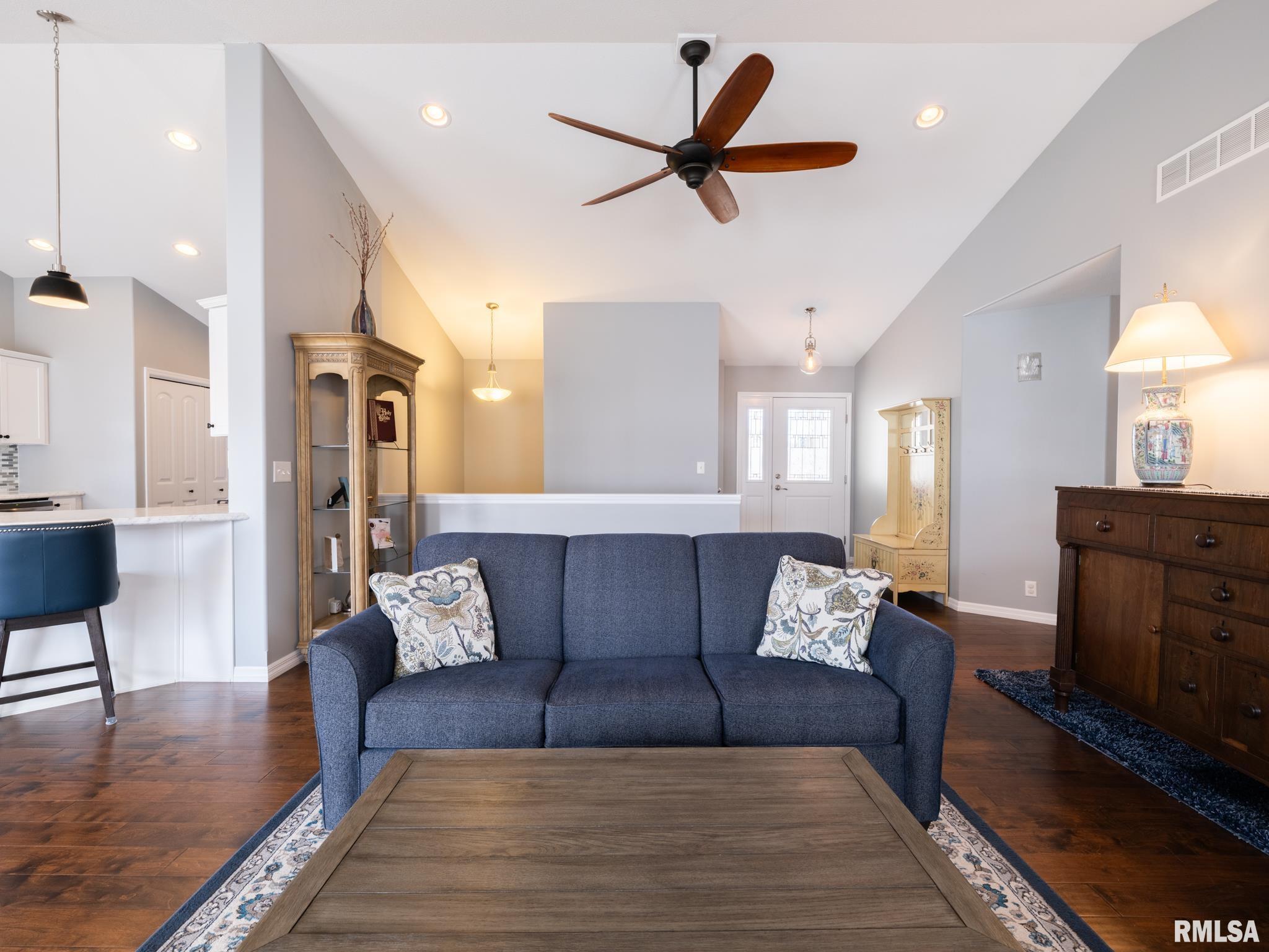 912 Devonshire Road Washington, IL 61571 - Photo 10 of 58