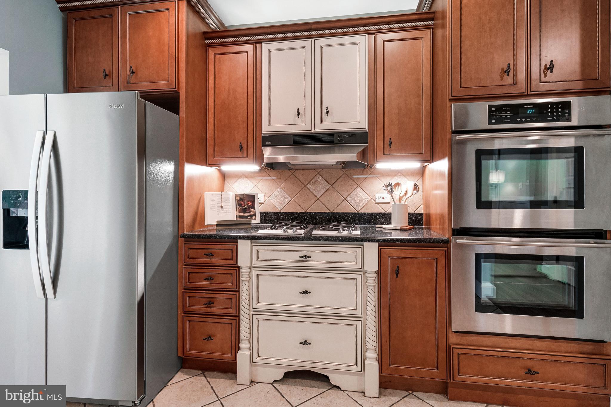4701 River Road Bethesda, MD 20816 - Photo 14 of 61