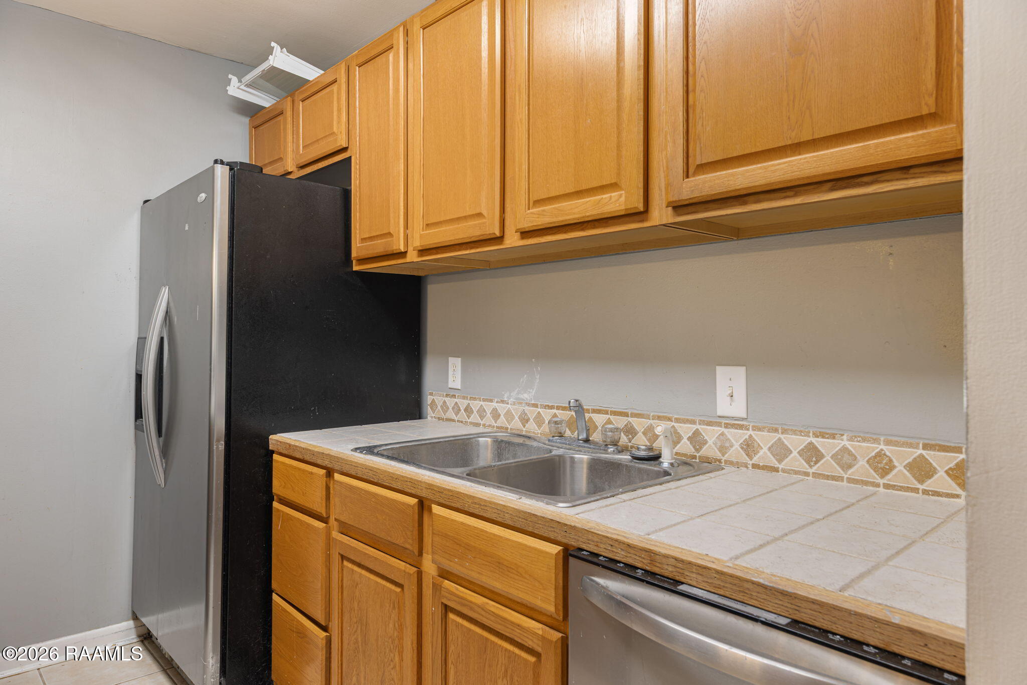 220 Doucet Road, Unit 215B Lafayette, LA 70503 - Photo 8 of 21 14-web-or-mls-220 Doucet Rd 215B-14