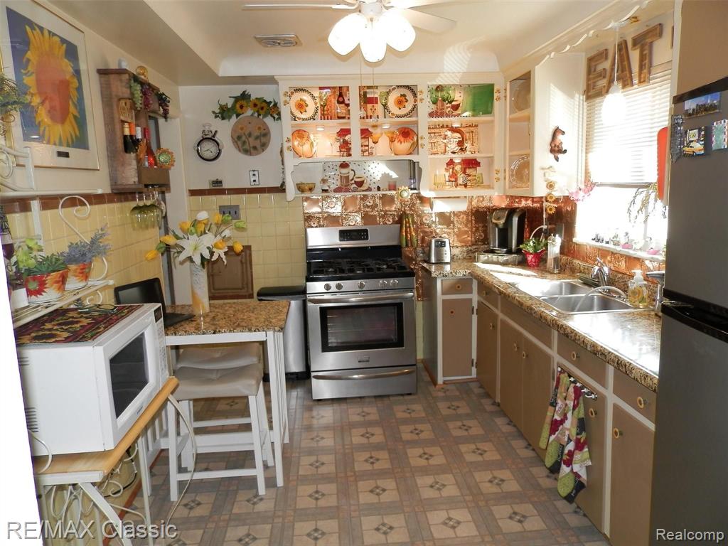 9170 Inkster Road Redford, MI 48239 - Photo 6 of 40