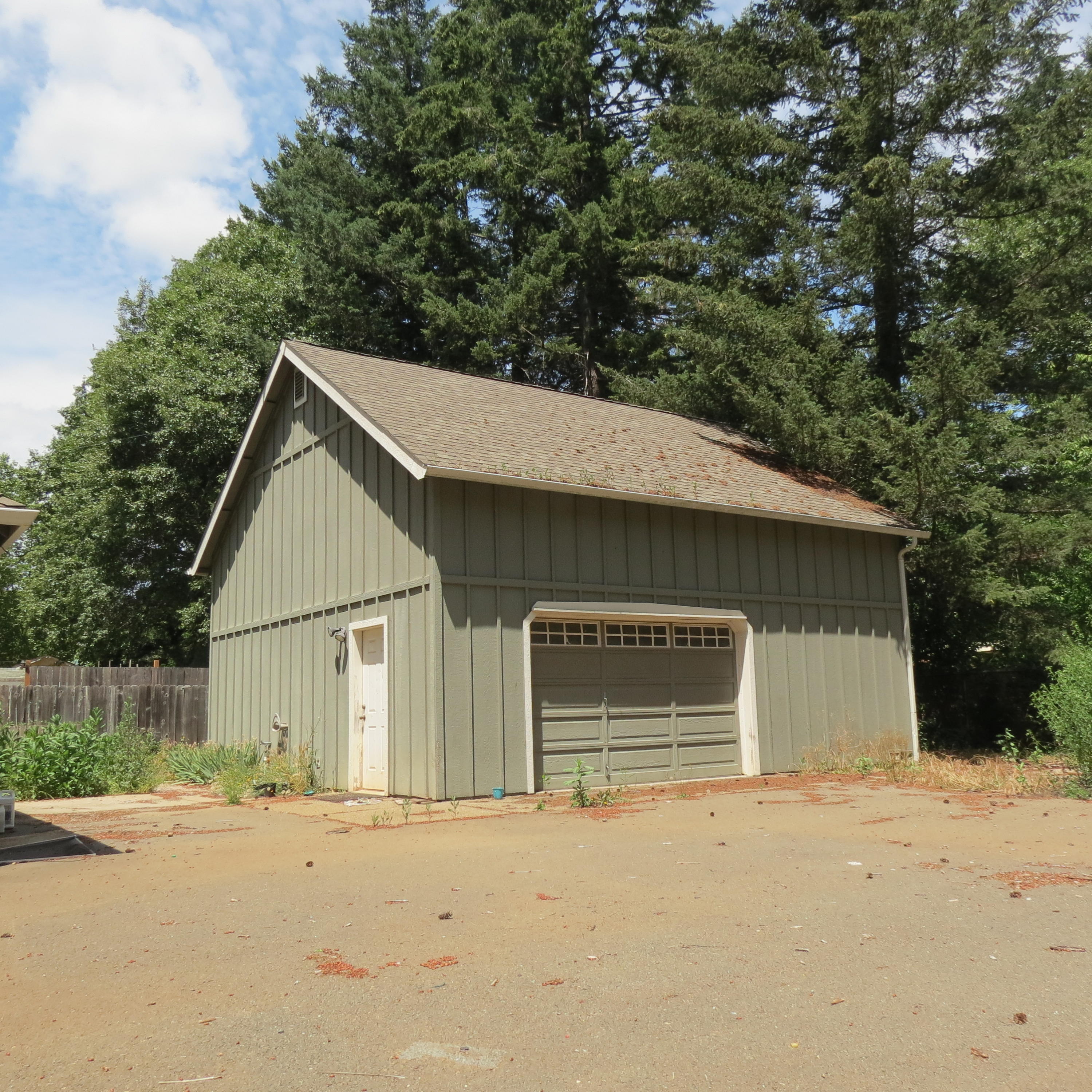 422 Addison Lane Cave Junction, OR 97523 - Photo 11 of 16 01298FF3-B78D-48B9-B4A9-370289CCEC4D