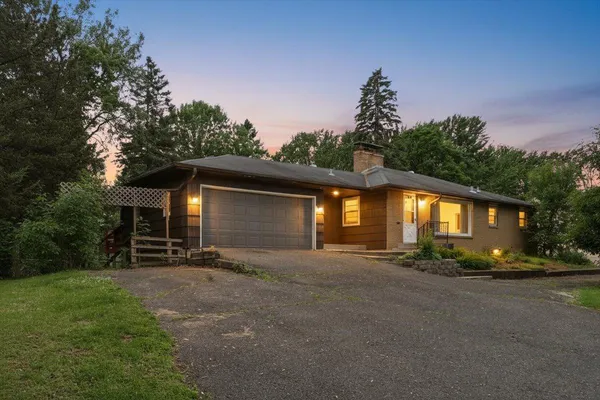 $475,000 | 6193 49th Street North, Oakdale, MN 55128