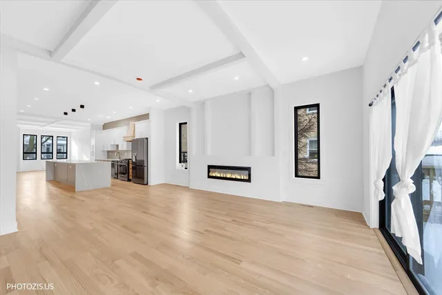 $799,000 | 4420 West Montana Street, Chicago, IL 60639