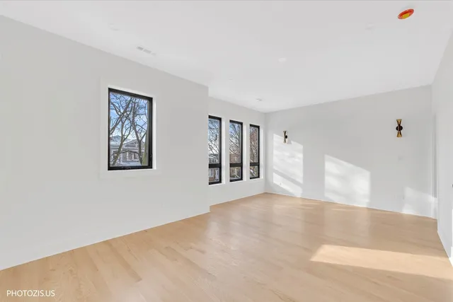 $799,000 | 4420 West Montana Street, Chicago, IL 60639