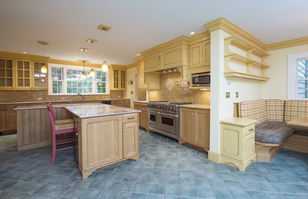 1 Robin Road Weston, MA 02493 - Photo 15 of 30