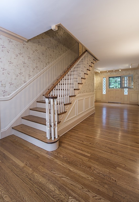 1 Robin Road Weston, MA 02493 - Photo 16 of 30