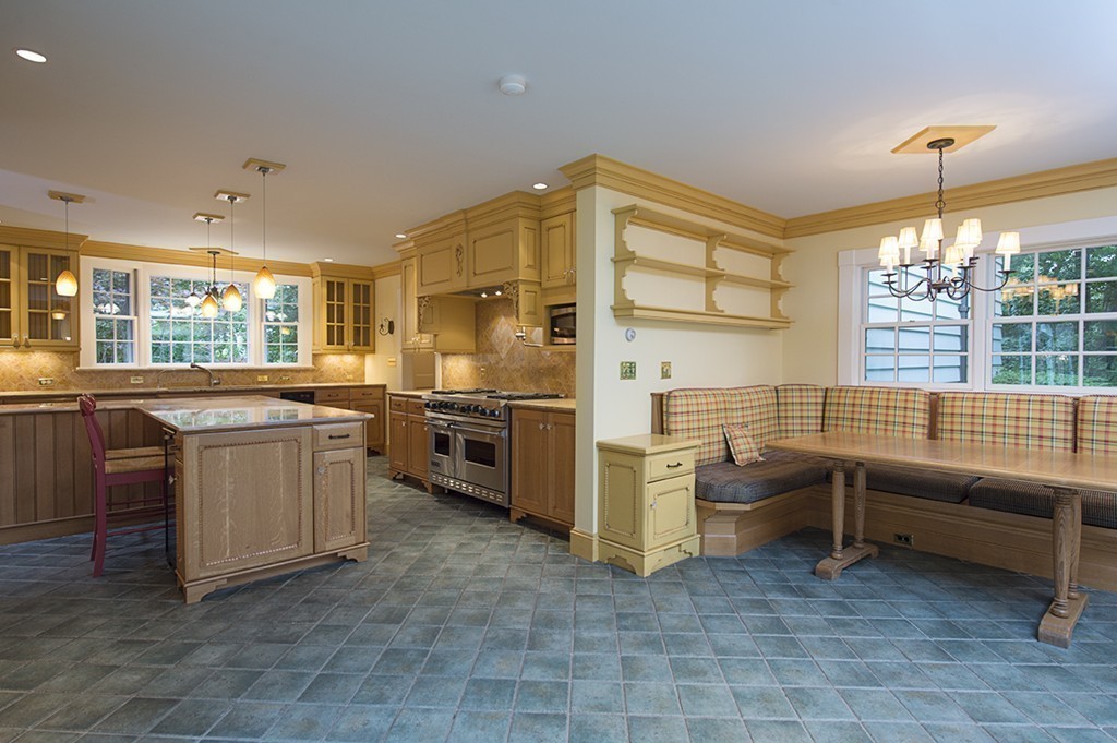 1 Robin Road Weston, MA 02493 - Photo 10 of 30