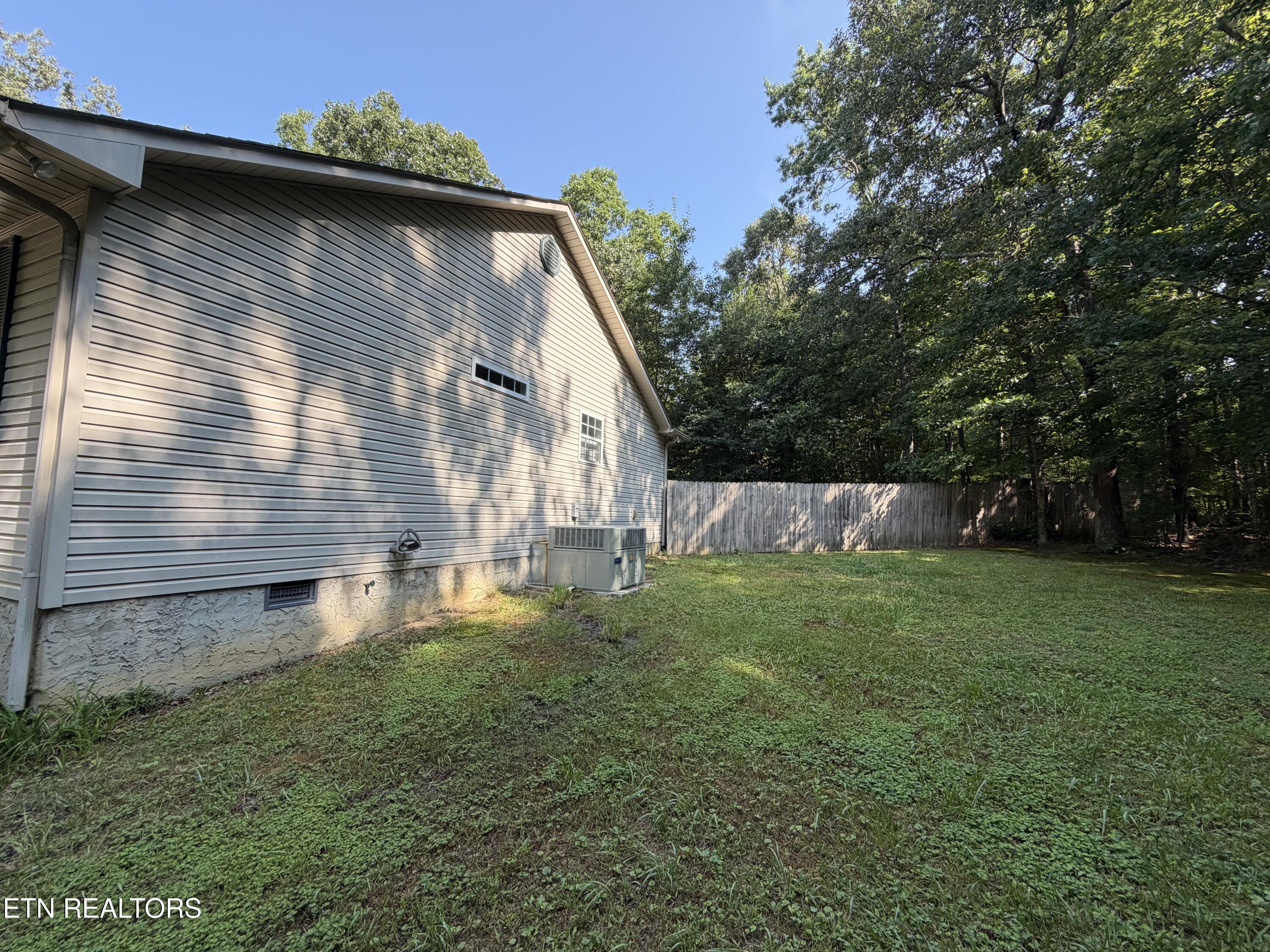 6259 Osage Road Crossville, TN 38572 - Photo 18 of 30 Side Yard