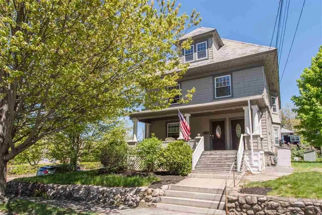 $2,150 | 415 Highland Street, Manchester, NH 03104