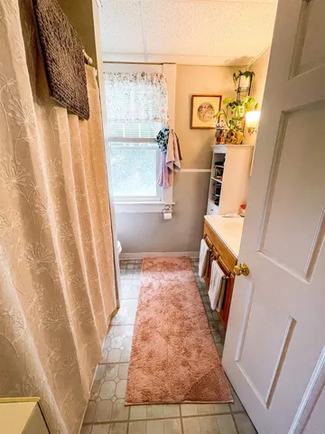 $2,150 | 415 Highland Street, Manchester, NH 03104