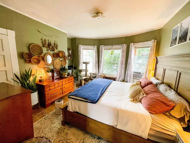 $2,150 | 415 Highland Street, Manchester, NH 03104