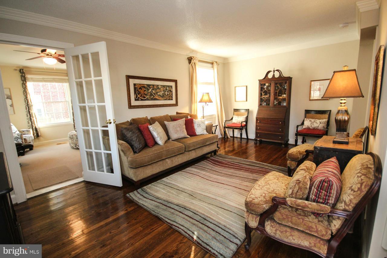 10006 Raynor Road Silver Spring, MD 20901 - Photo 2 of 30 Living Room
