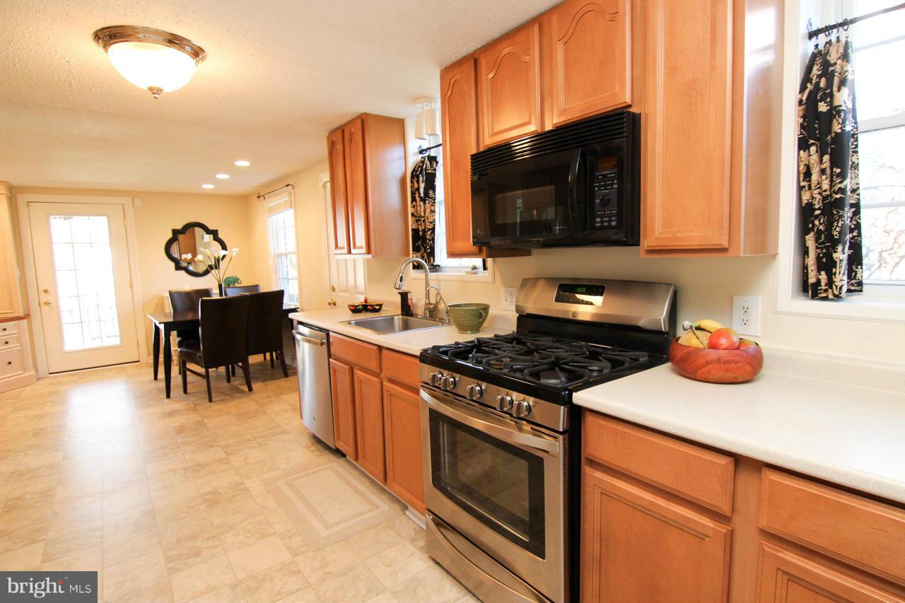 10006 Raynor Road Silver Spring, MD 20901 - Photo 11 of 30 Kitchen