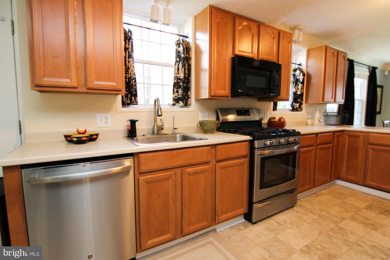 10006 Raynor Road Silver Spring, MD 20901 - Photo 12 of 30 Kitchen