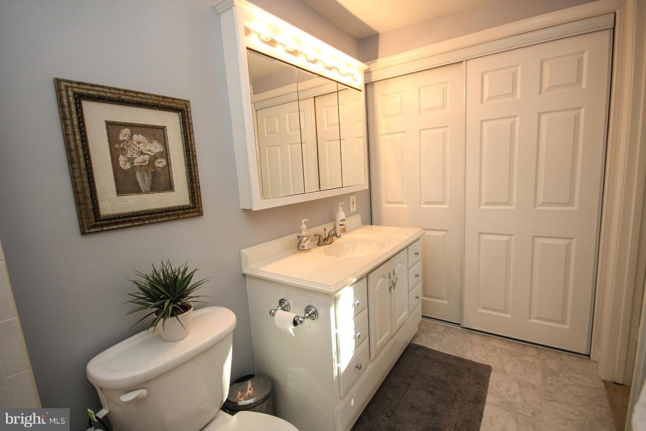 10006 Raynor Road Silver Spring, MD 20901 - Photo 19 of 30 Main level Bath