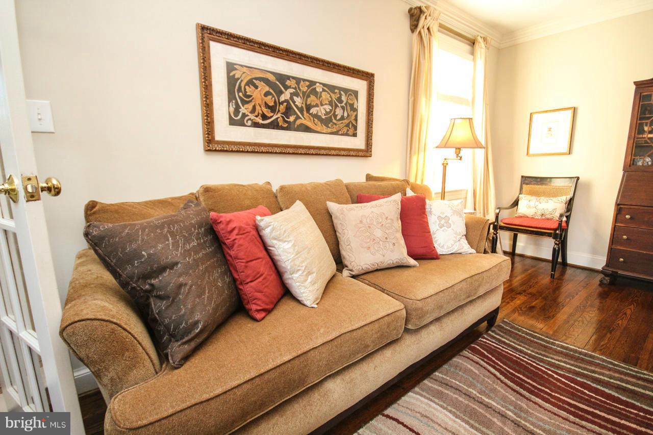 10006 Raynor Road Silver Spring, MD 20901 - Photo 3 of 30 Living Room