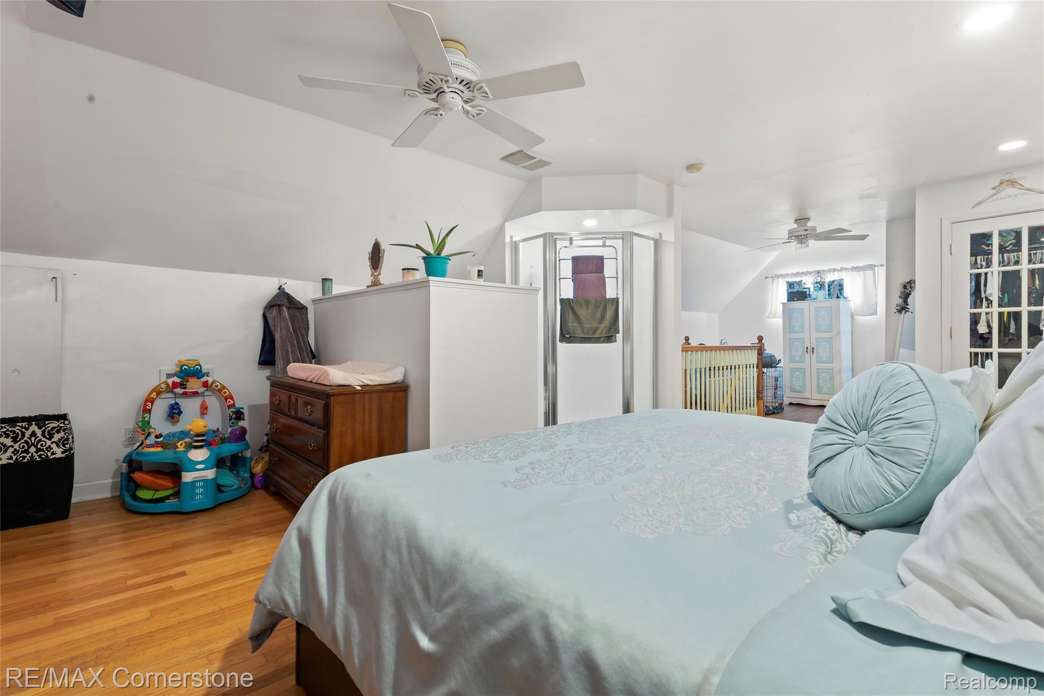 22161 Colgate Street Farmington, MI 48336 - Photo 16 of 24 Master Bedroom.jpg