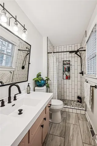 $400,000 | 21121 South Cleveland Avenue, Belton, MO 64012