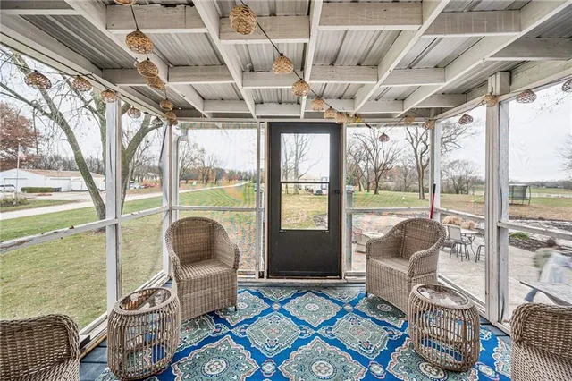 $400,000 | 21121 South Cleveland Avenue, Belton, MO 64012